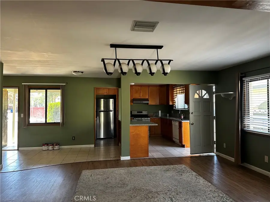 23301 Hamlin, West Hills, CA 91307 - #3