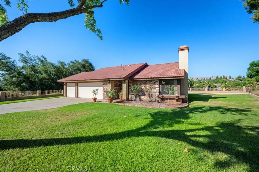 6304 Glen Aire Avenue, Riverside, CA 92506 - #3