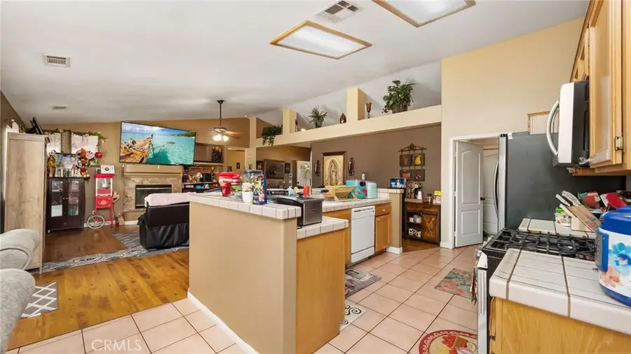 10593 Orchid, Hesperia, CA 92345 - #2