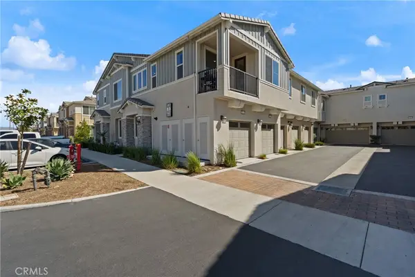 16621 Wyndham Ln #12, Fontana, CA 92336