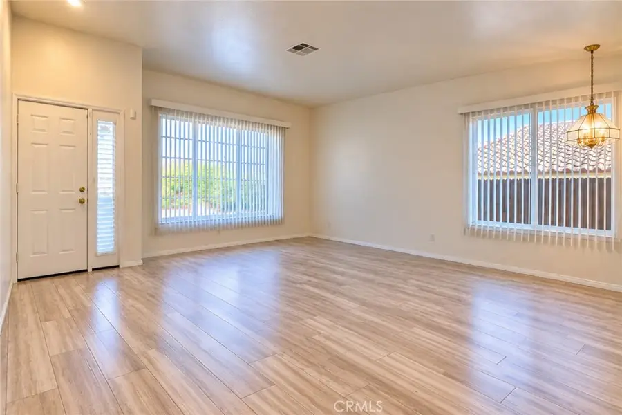 17584 Dayton St, Victorville, CA 92395 - #2