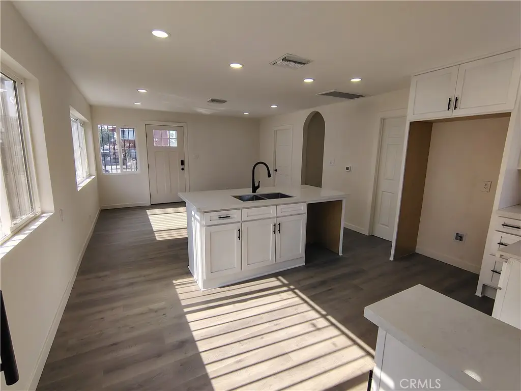 231 E Century Boulevard, Los Angeles, CA 90003 - Image #1