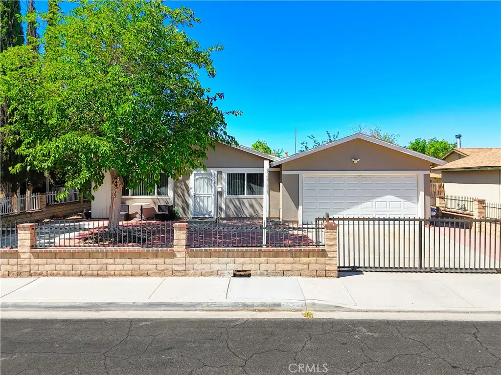 43327 Echard Avenue, Lancaster, CA 93536 - Image #1