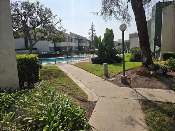 15213 Santa Gertrudes Avenue #W106, La Mirada, CA 90638