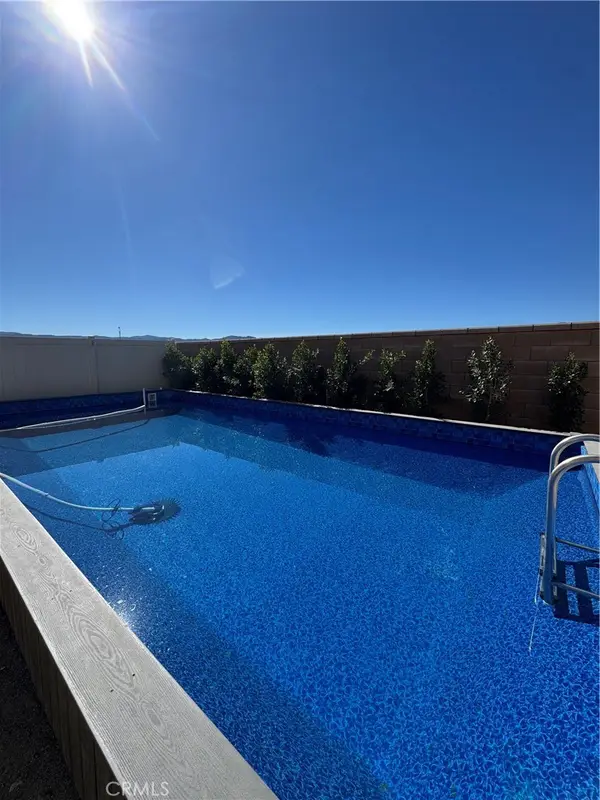 19553 Hanging Rock Road, Lake Elsinore, CA 92532