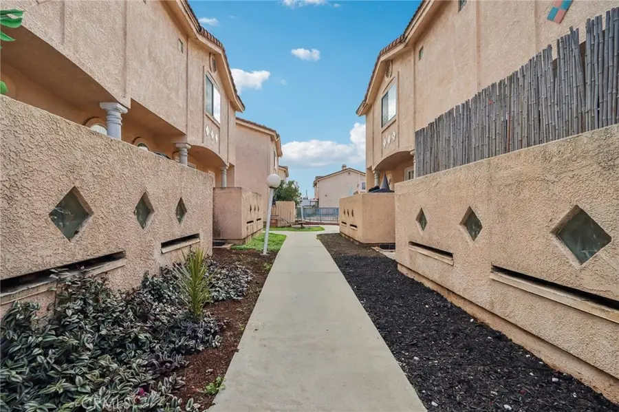 15928 Hunsaker #7, Paramount, CA 90723 - Image #3