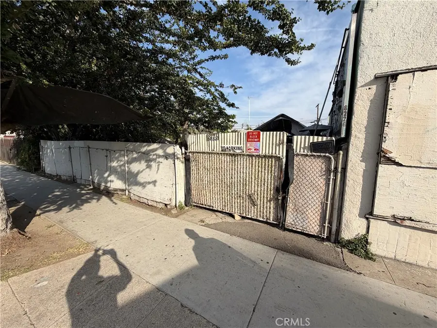 8226 S Main, Los Angeles, CA 90003 - #2