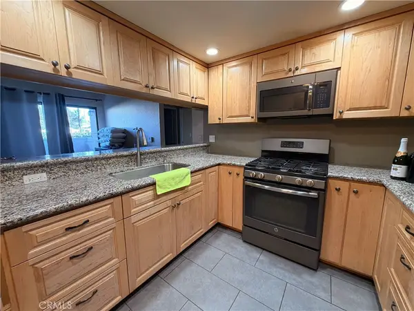 10943 Laurel Canyon #A6, San Fernando, CA 91340