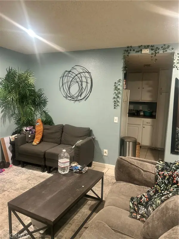 8998 Mango #H, Fontana, CA 92335