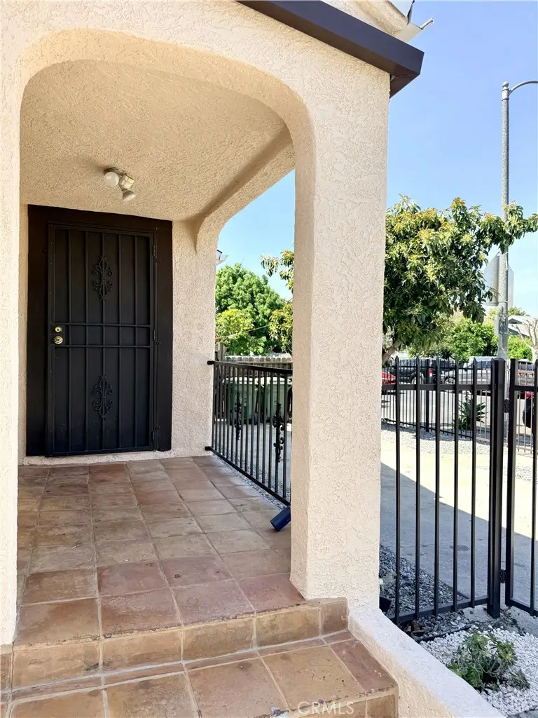 134 W 49th, Los Angeles, CA 90037 - #2