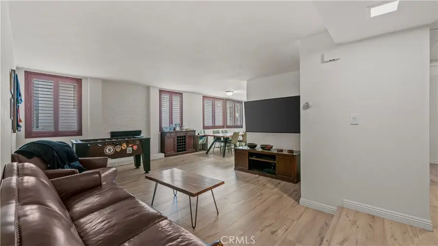 14521 Benefit St #102, Sherman Oaks, CA 91403 - #3