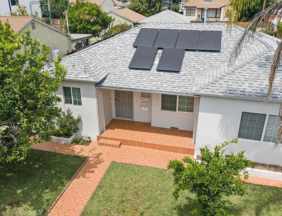 16637 Victory Boulevard, Van Nuys, CA 91406 - #2