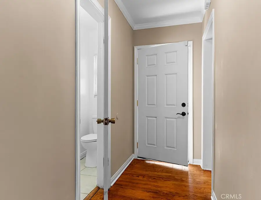16637 Victory Boulevard, Van Nuys, CA 91406 - #3