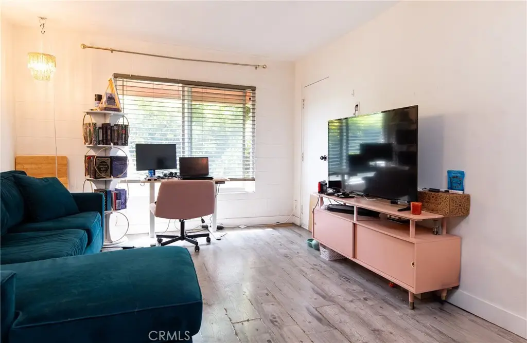 225 W 6th #405, Long Beach, CA 90802 - #1