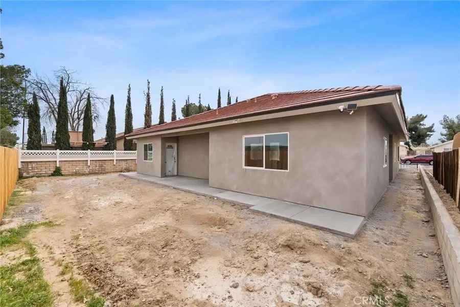 15688 Kingswood, Victorville, CA 92392 - #3