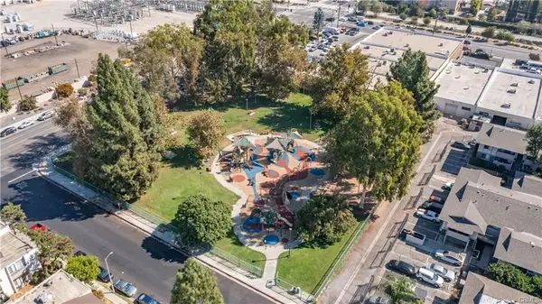 8601 International #228, Canoga Park, CA 91304