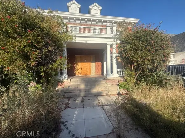 138 N Manhattan, Los Angeles, CA 90004