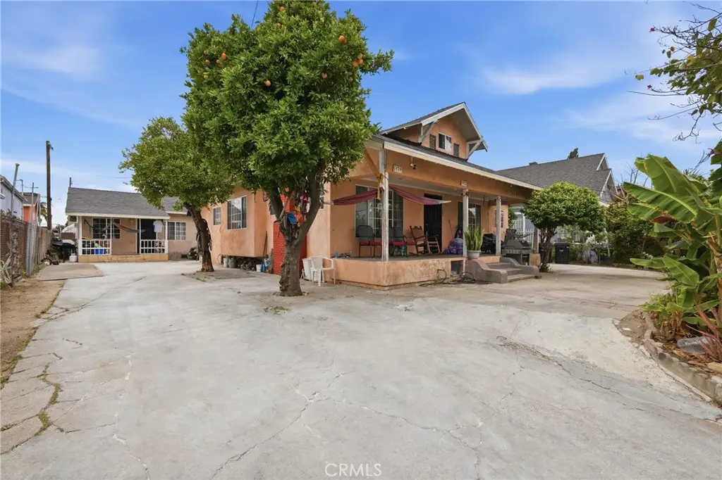 1472 W 37th St Street, Los Angeles, CA 90018 - #1
