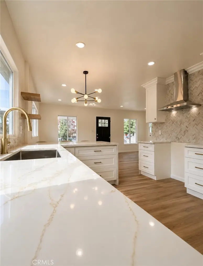 324 E 84th Street, Los Angeles, CA 90003 - #3