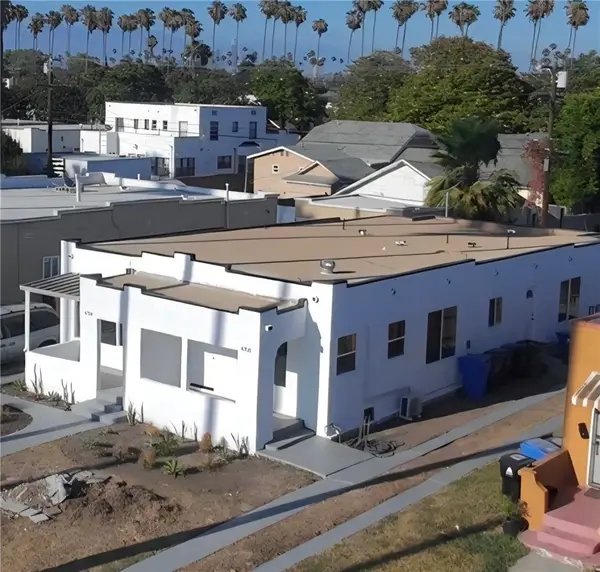4706 8th Avenue, Los Angeles, CA 90043