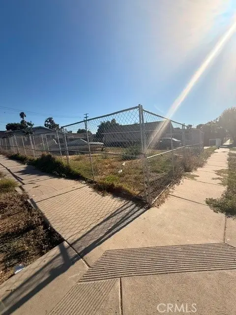 8501 Towne, Los Angeles, CA 90003