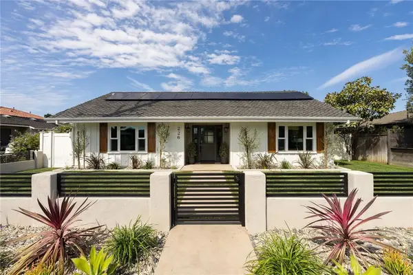 226 Santa Isabel Ave, Costa Mesa, CA 92627