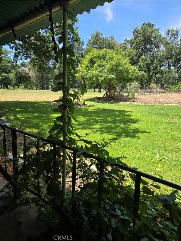 339 N Frankwood Avenue #6, Sanger, CA 93657