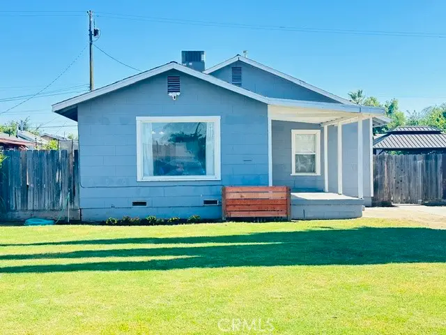 1942 E Olive, Dinuba, CA 93618 - #1