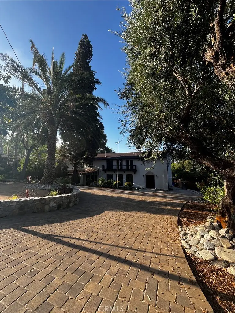 2430 Orange Avenue, La Crescenta, CA 91214 - #2