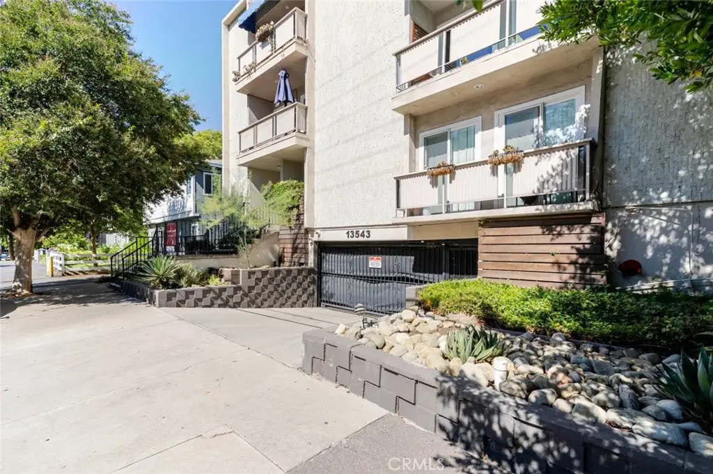 13543 Moorpark Street #7, Sherman Oaks, CA 91423 - Image #1