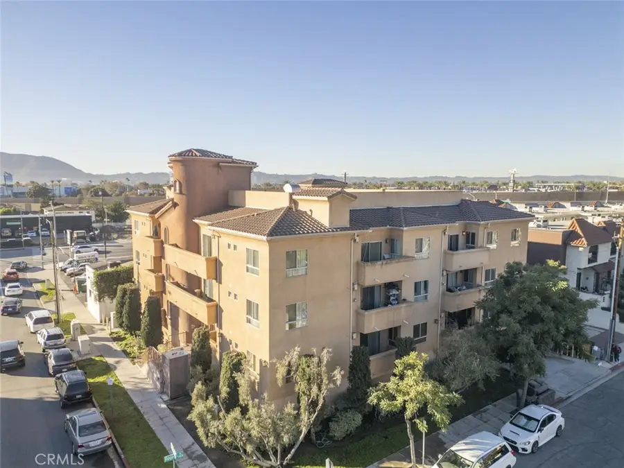 1515 Grismer Avenue #302, Burbank, CA 91504 - Image #3