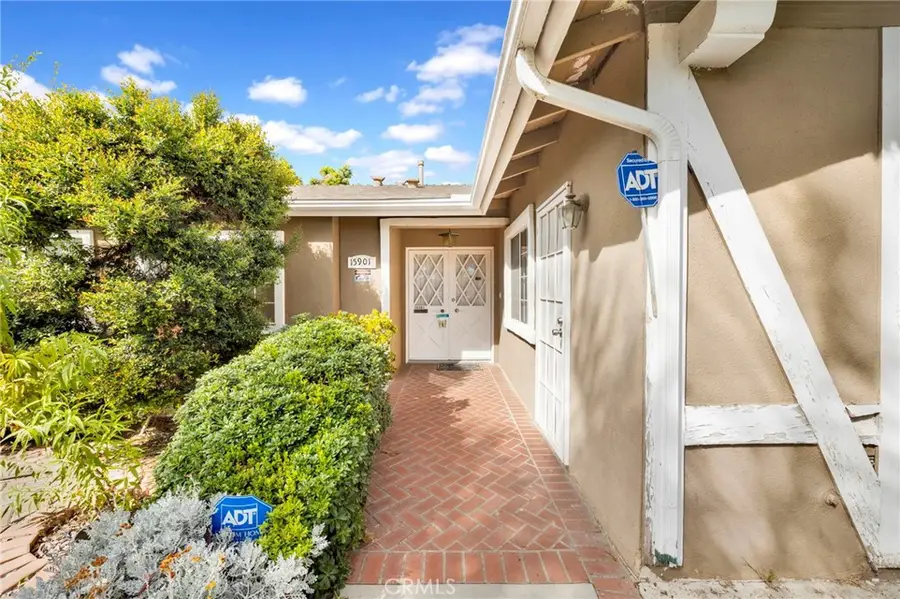 15901 Lassen Street, North Hills, CA 91343 - Image #3