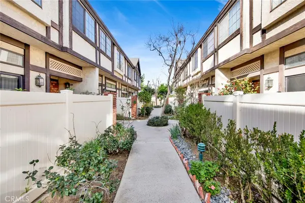 20737 Roscoe #203, Winnetka, CA 91306