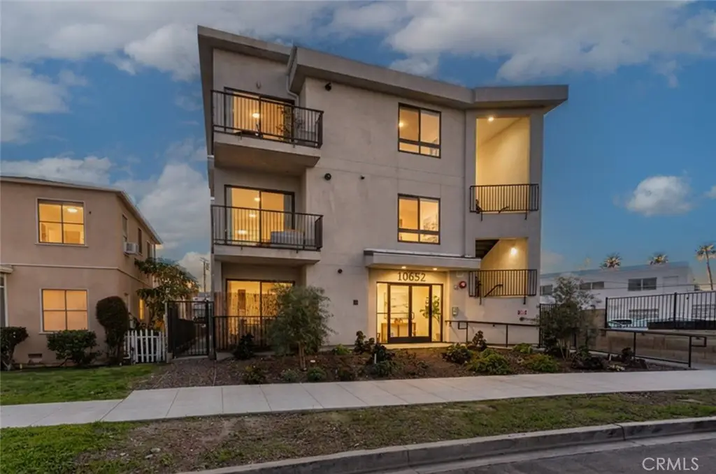 10652 Whipple Street, North Hollywood, CA 91602 - #1