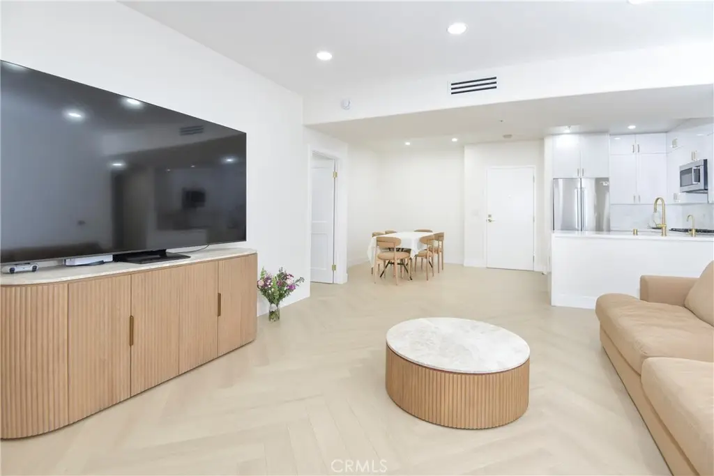 250 N First St #321, Burbank, CA 91502 - #1