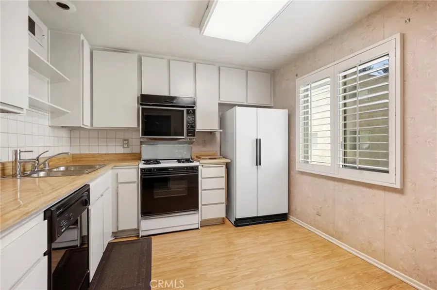 9555 Via Venezia, Burbank, CA 91504 - #3