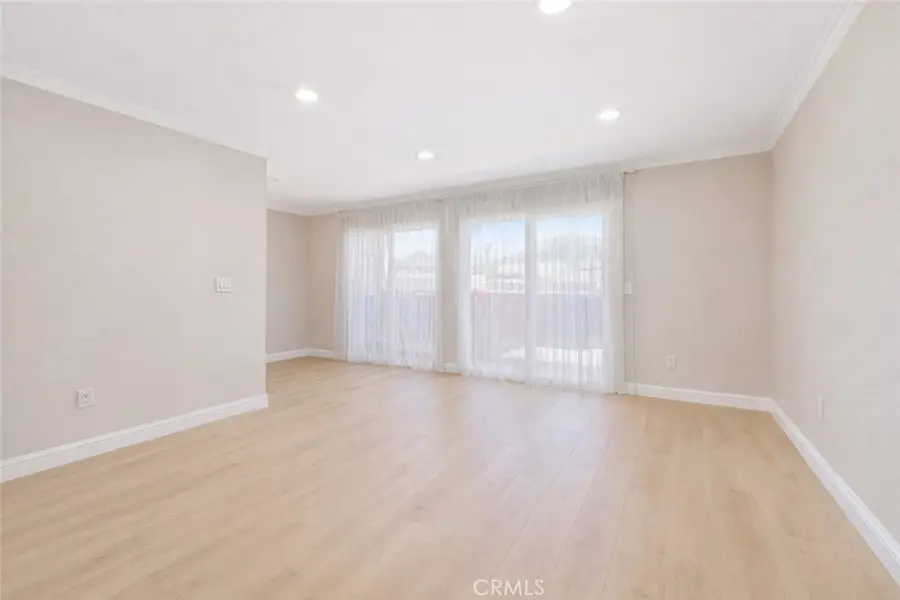 121 Sinclair Avenue #213, Glendale, CA 91206 - #2
