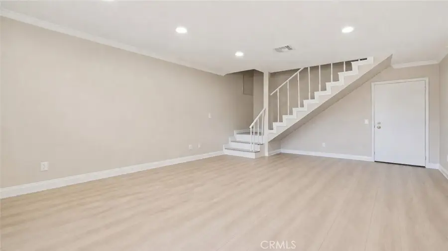 121 Sinclair Avenue #213, Glendale, CA 91206 - #3
