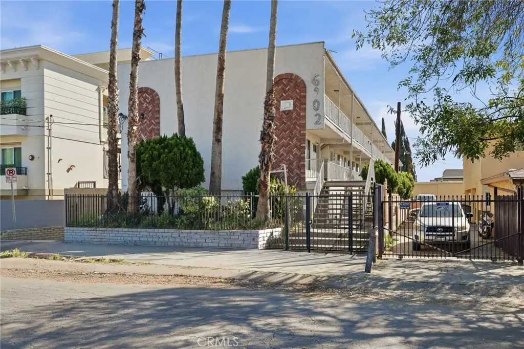6902 Vesper, Van Nuys, CA 91405 - #1