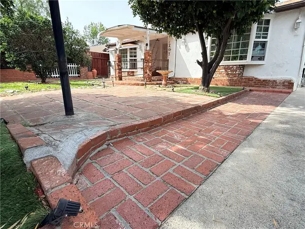 22111 Covello, Canoga Park, CA 91303