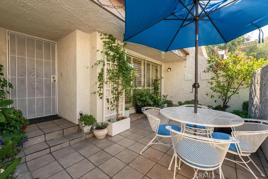 18340 Collins, Tarzana, CA 91356 - #2