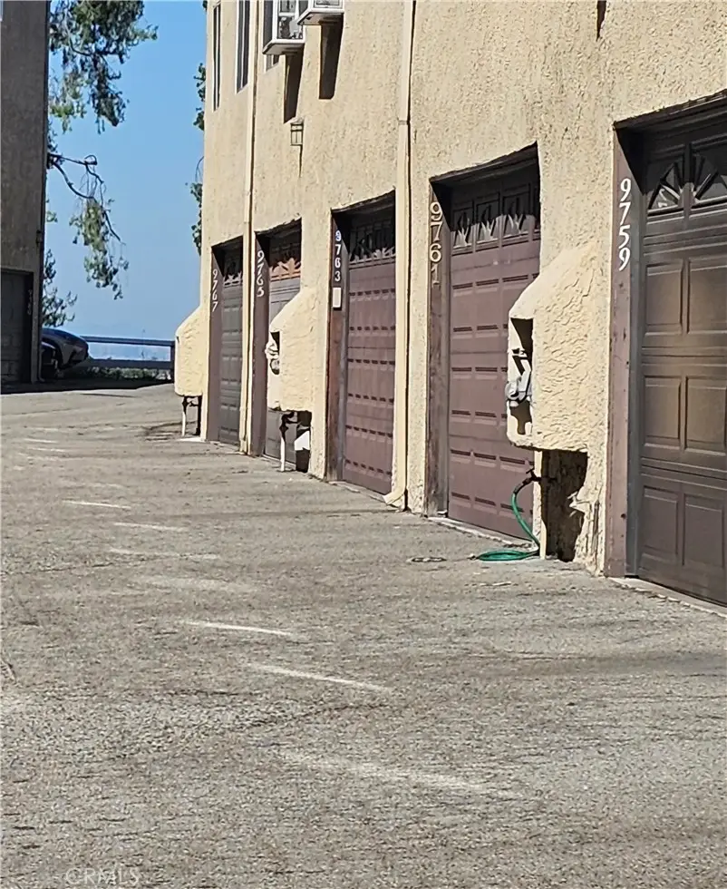 9759 Via Roma, Burbank, CA 91504 - #3