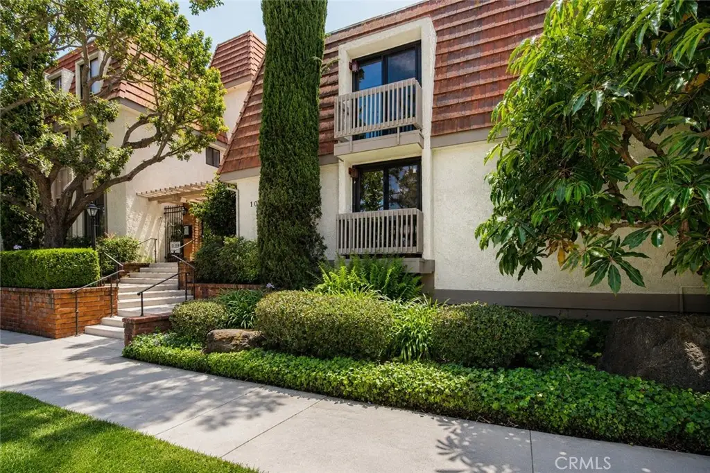 10470 Riverside #102, Toluca Lake, CA 91602 - #1