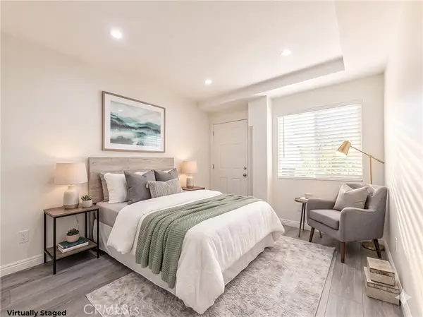 6851 Foothill, Tujunga, CA 91042