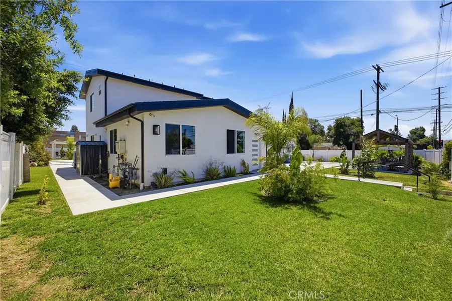 18853 Saticoy, Reseda, CA 91335 - #2