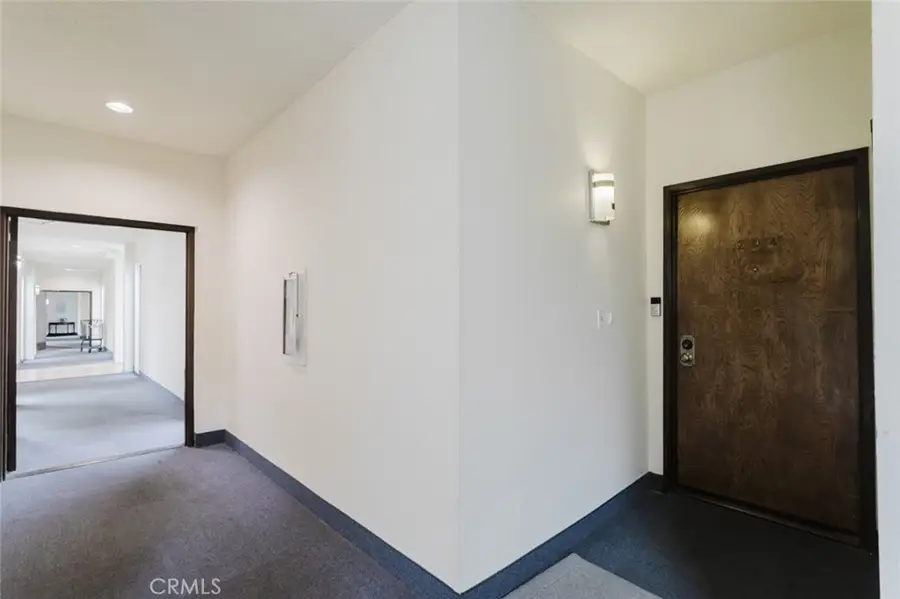 1305 N Columbus Avenue #204, Glendale, CA 91202 - #3