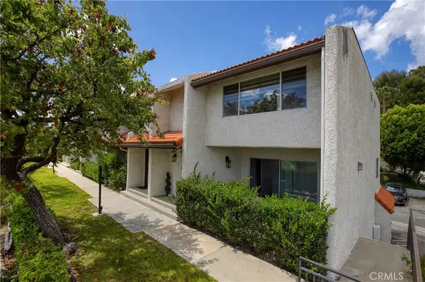9560 Via Bernardo, Burbank, CA 91504