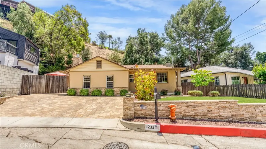 1232 E Elmwood Avenue, Burbank, CA 91501 - #3