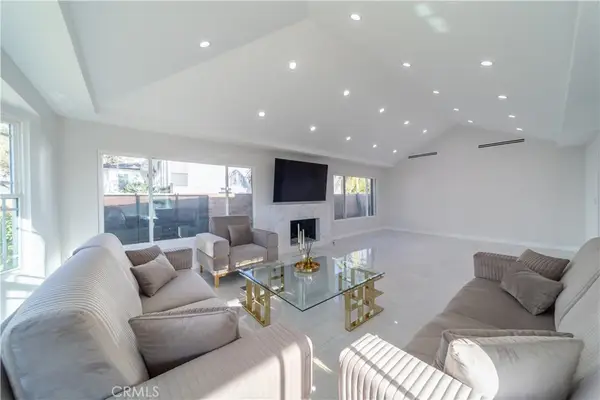 902 E Walnut Avenue, Burbank, CA 91501