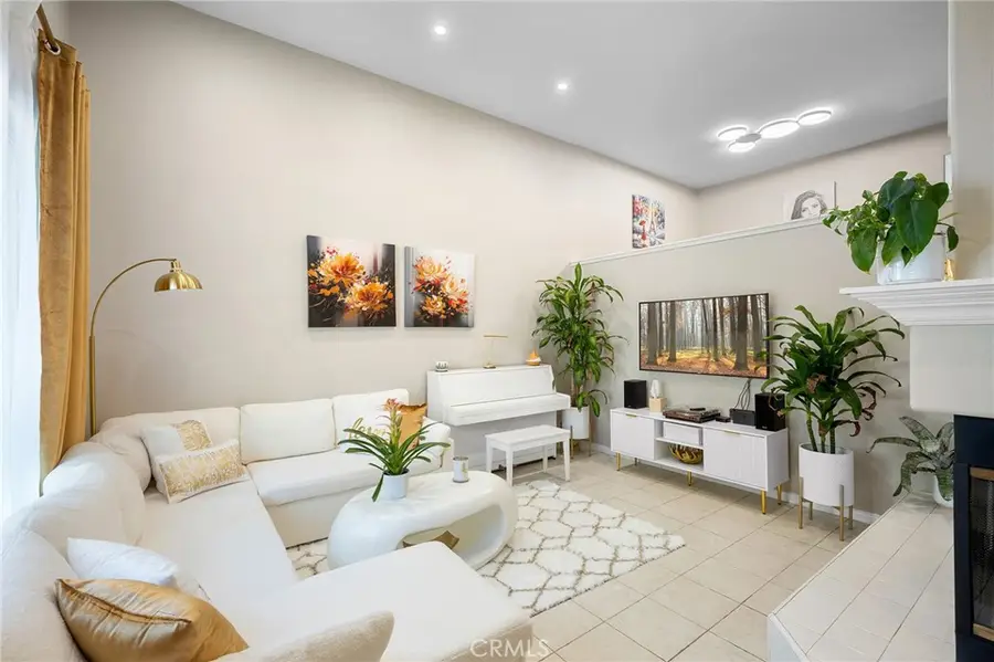 25703 Holiday Circle #C, Stevenson Ranch, CA 91381 - #3